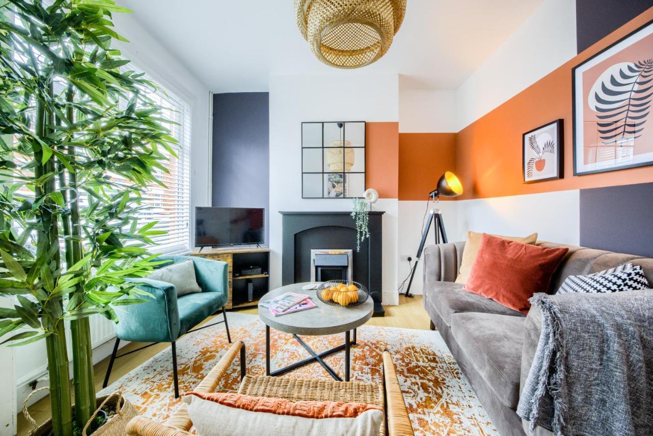 Сasa de vacaciones Fashionable House, Centre, Free Parking, Sleeps 4, By Empower Homes *